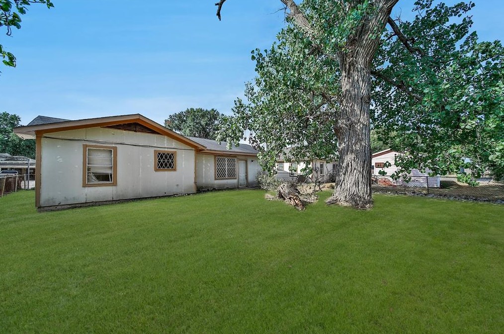 3007 Dacca Dr, Houston TX  77047-1232 exterior