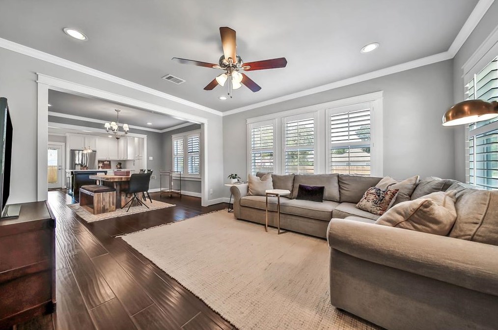1311 Walton, Houston TX  77009-3037 exterior