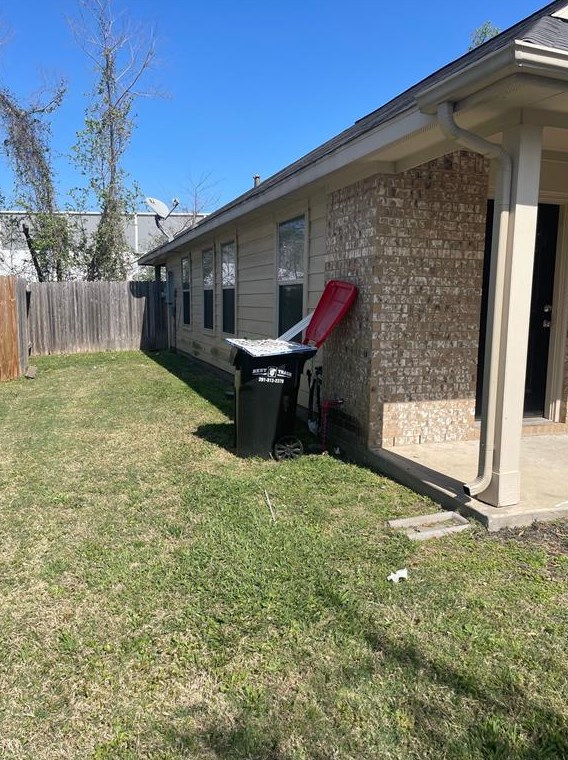 22258 Queenbury Hl Dr, Houston TX  77073-5685 exterior