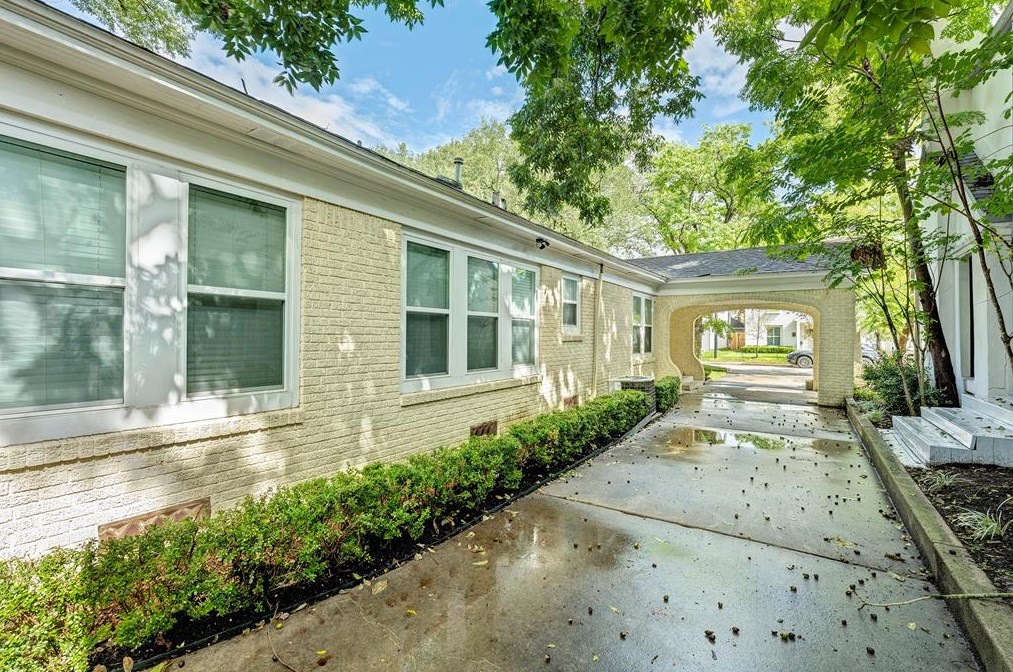 3107 Rice Blvd, Houston TX  77005-3051 exterior