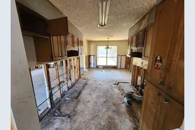 4401 Kitty Chapin Avenue, Orange, TX 77632 - Photo 5