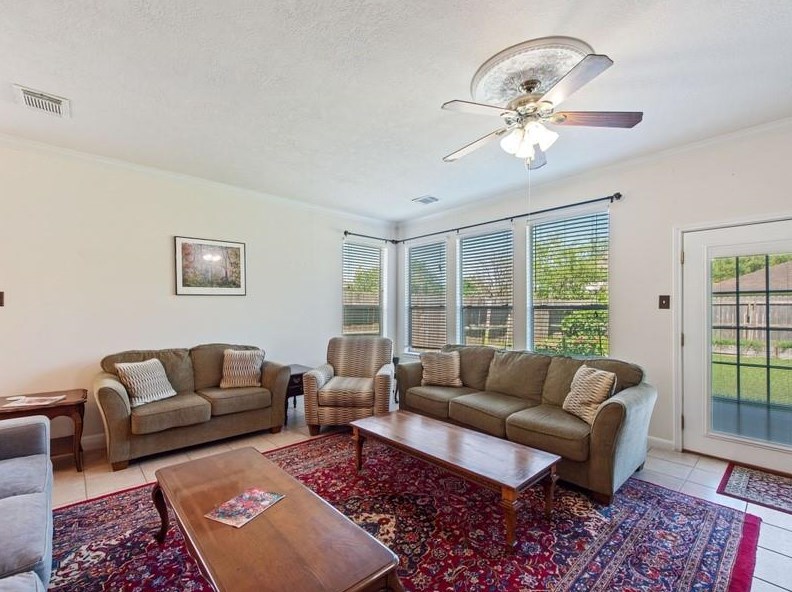 2711 Riverhollow Ln, Sugar Land TX exterior