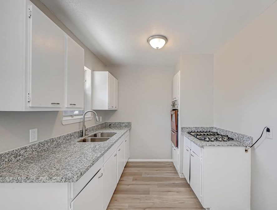 5609 Arthington St, Houston TX  77053-3007 exterior