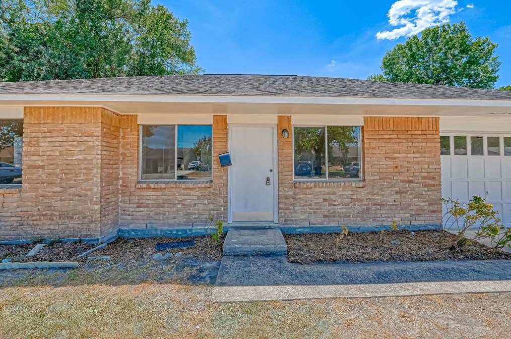 5609 Arthington St, Houston TX  77053-3103 exterior