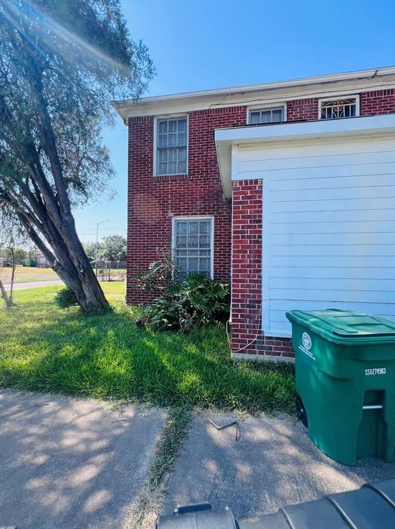 3311 Arbor St, Houston TX  77004-6351 exterior