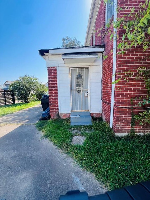 3311 Arbor St, Houston TX  77004-6351 exterior