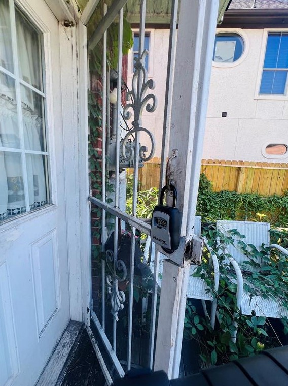 3311 Arbor St, Houston TX  77004-6351 exterior