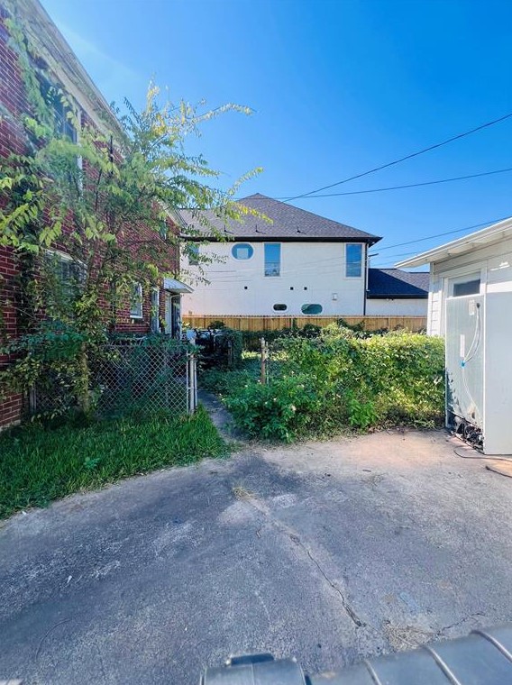 3311 Arbor St, Houston TX  77004-6351 exterior