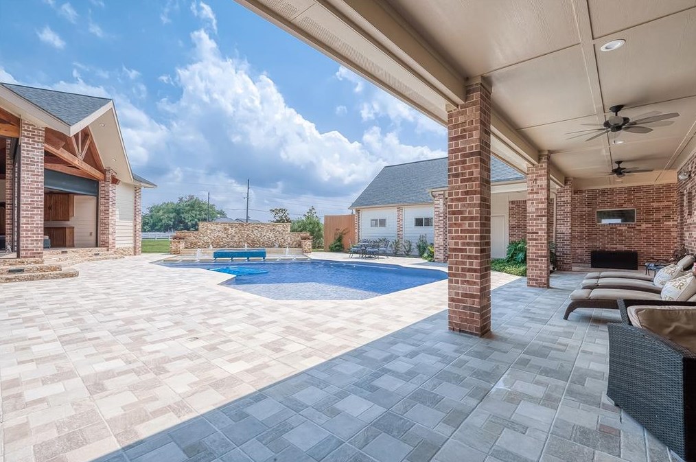 10102 Reading Rd, Richmond TX exterior