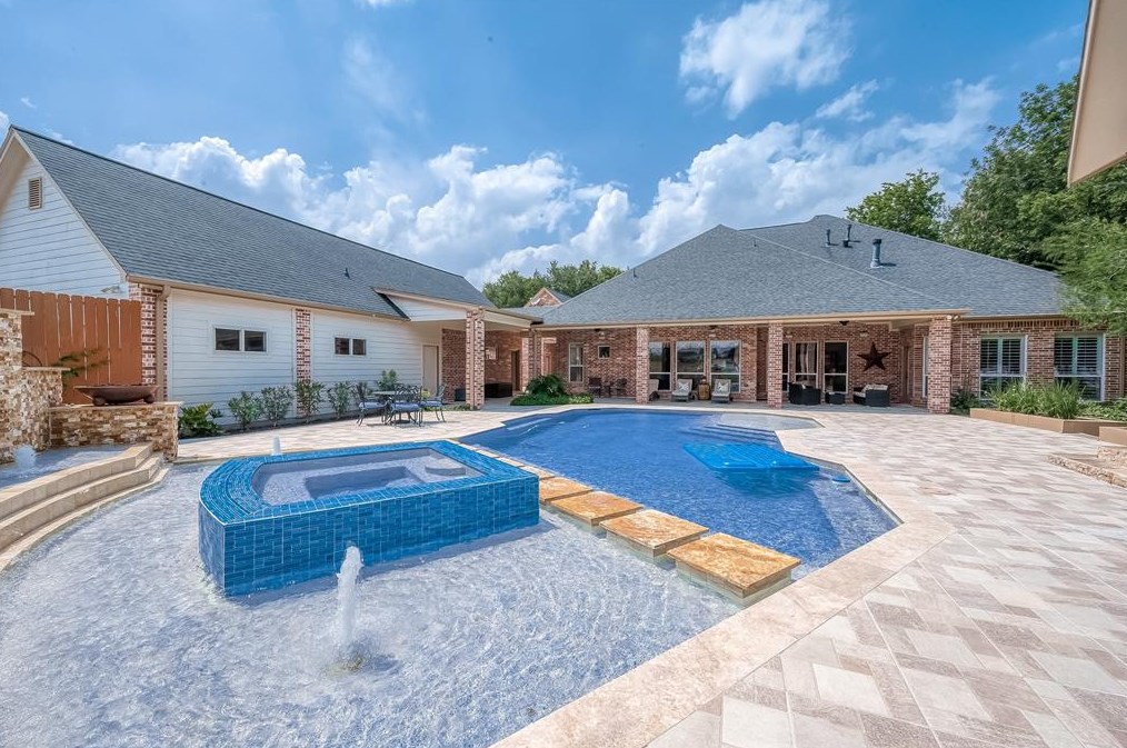 10102 Reading Rd, Richmond TX exterior