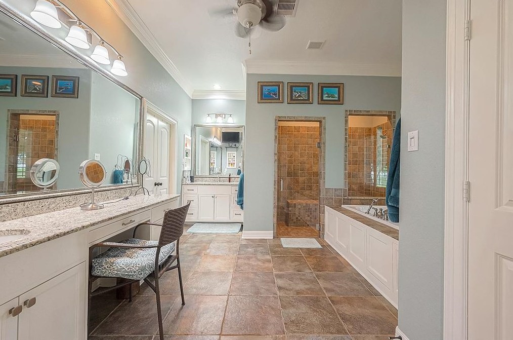 10102 Reading Rd, Richmond TX exterior