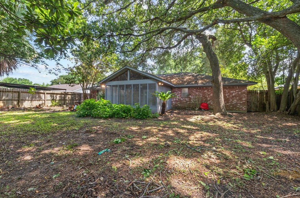 5203 Apple Spg Dr, Pearland TX 77584-1132 exterior