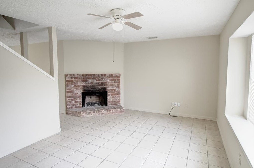 10041 Spring Place Dr, Houston TX  77070-6124 exterior