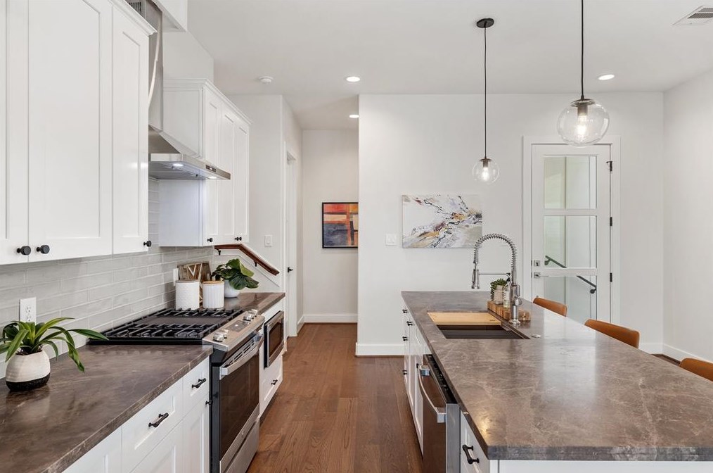 816 33 St, Houston TX  77022-5105 exterior