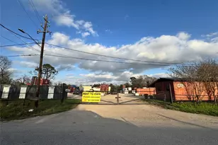 4805 E O S T Dr, Houston, TX 77013 - Photo 13