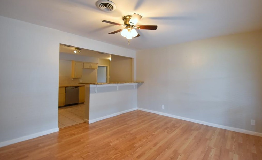 6523 Underhill St, Houston TX  77092-4738 exterior