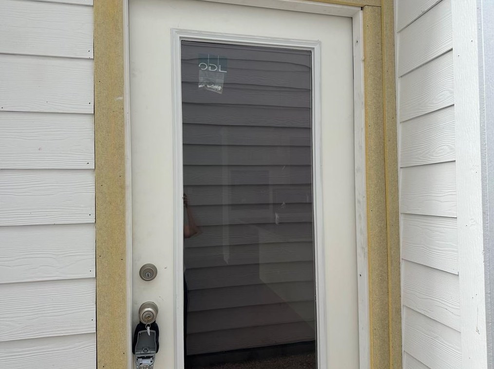 6619 Ezzard Charles Ln, Houston TX  77091-1722 exterior