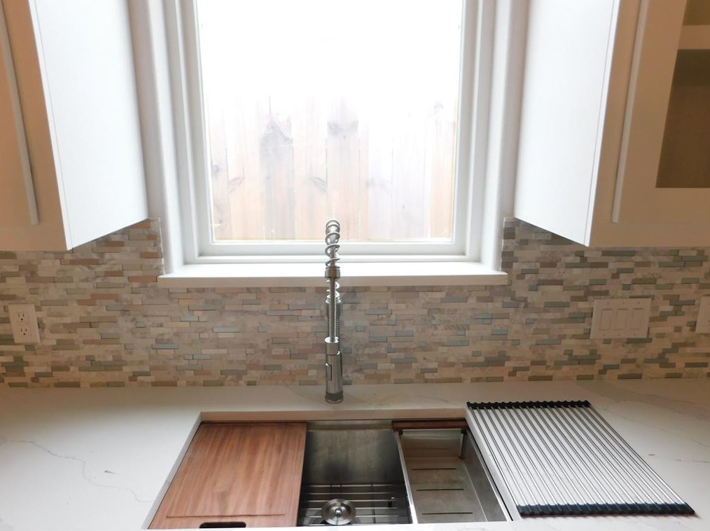 906 Knox St, Houston TX  77091-2212 exterior