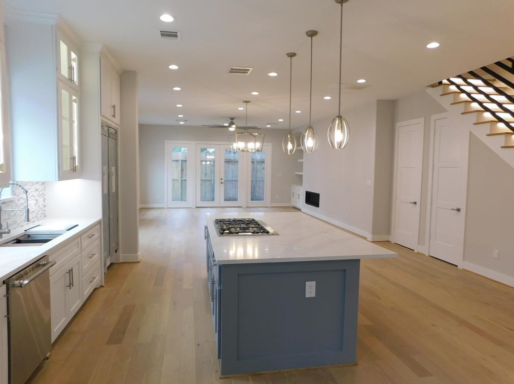 906 Knox St, Houston TX  77007-5120 exterior