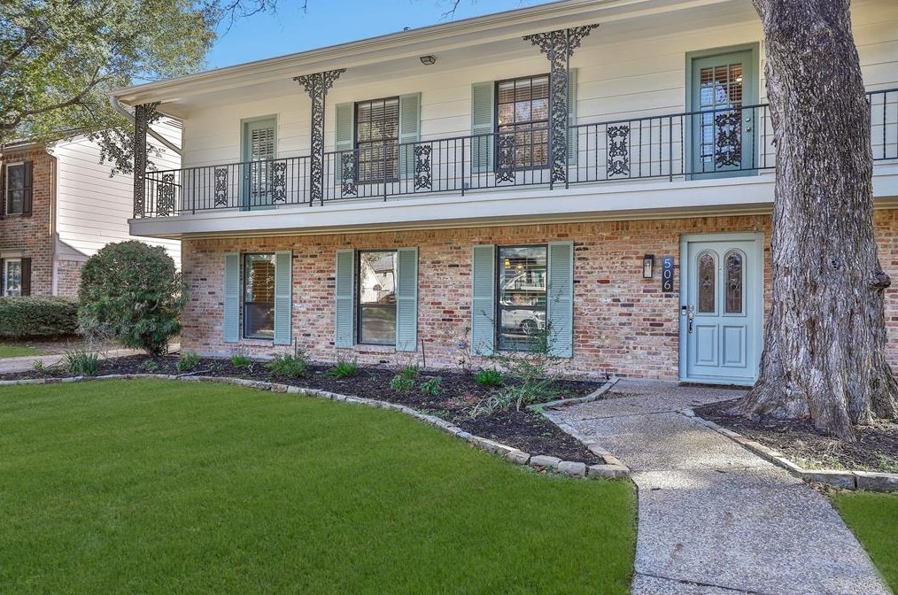 506 Nottingham Oaks Trl, Houston TX  77079-6332 exterior
