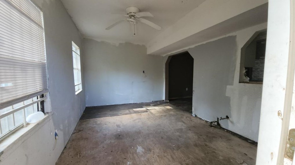 10106 Bretton Dr, Houston TX  77016-3221 exterior
