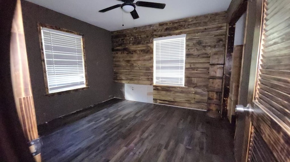 10106 Bretton Dr, Houston TX  77016-3221 exterior