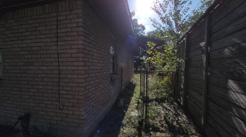 10106 Bretton Dr, Houston TX  77016-3221 exterior