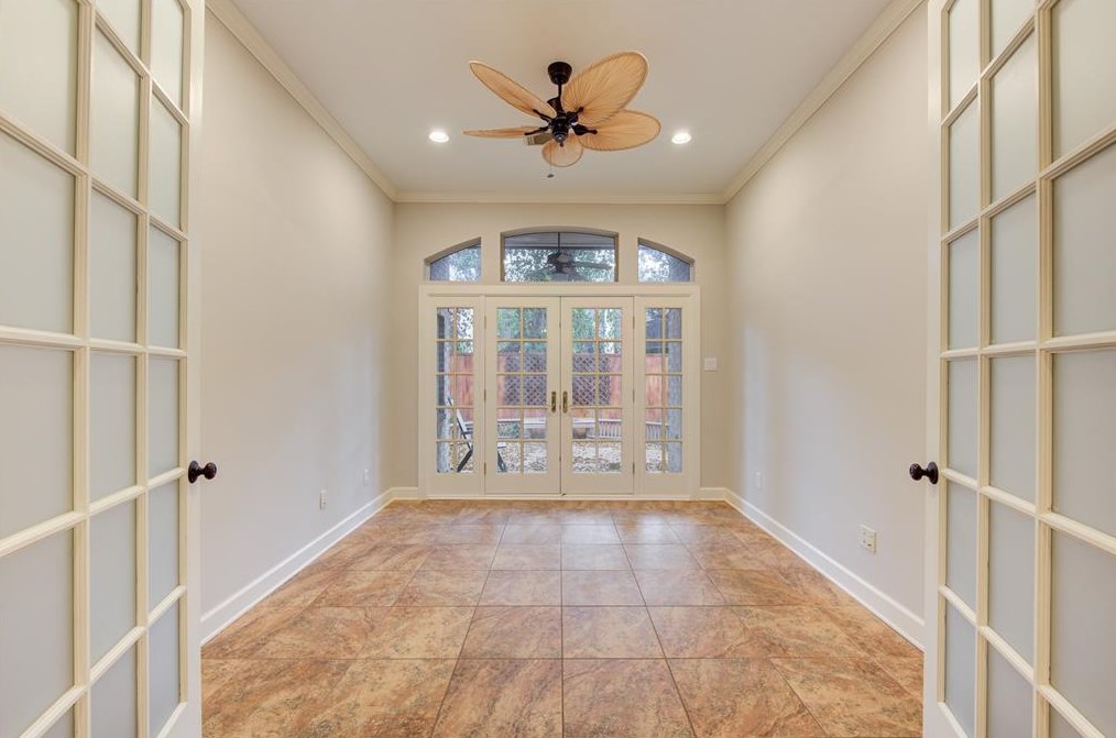 639 Rancho Bauer Dr, Houston TX  77079-6821 exterior