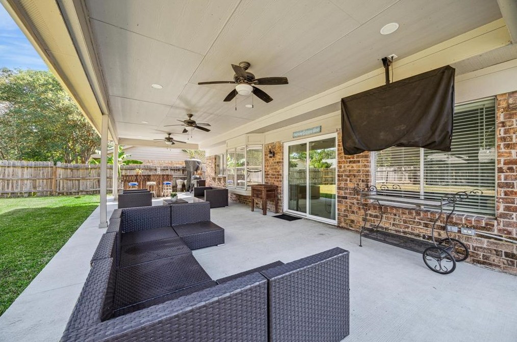 15318 Beechnut St, Houston TX 77083-5416 exterior