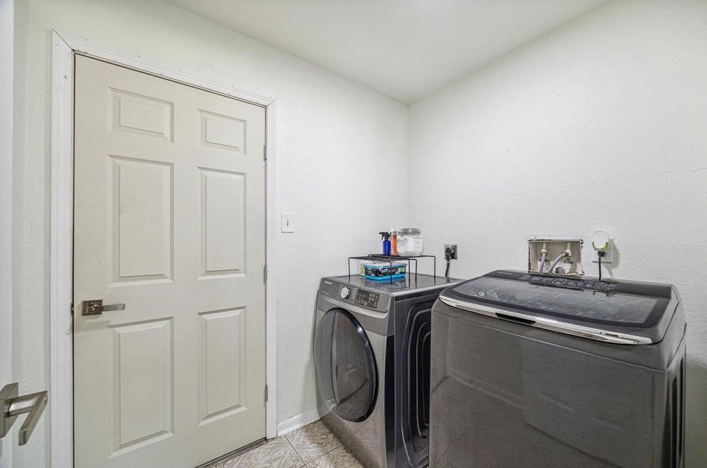 15318 Beechnut St, Houston TX 77083-5416 exterior