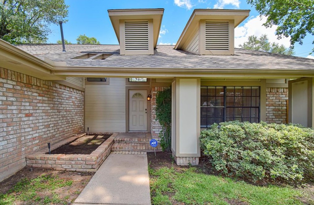 18506 Creekfield Ct, Spring TX  77379-4022 exterior