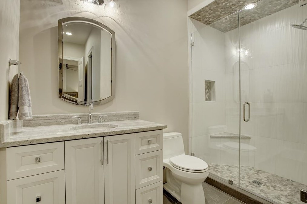 107 Fawnlake Dr, Houston TX  77079-7349 exterior