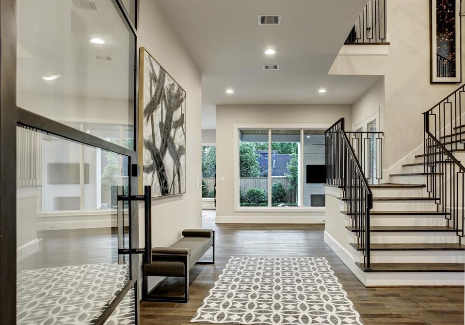 107 Fawnlake Dr, Houston TX  77079-7309 exterior