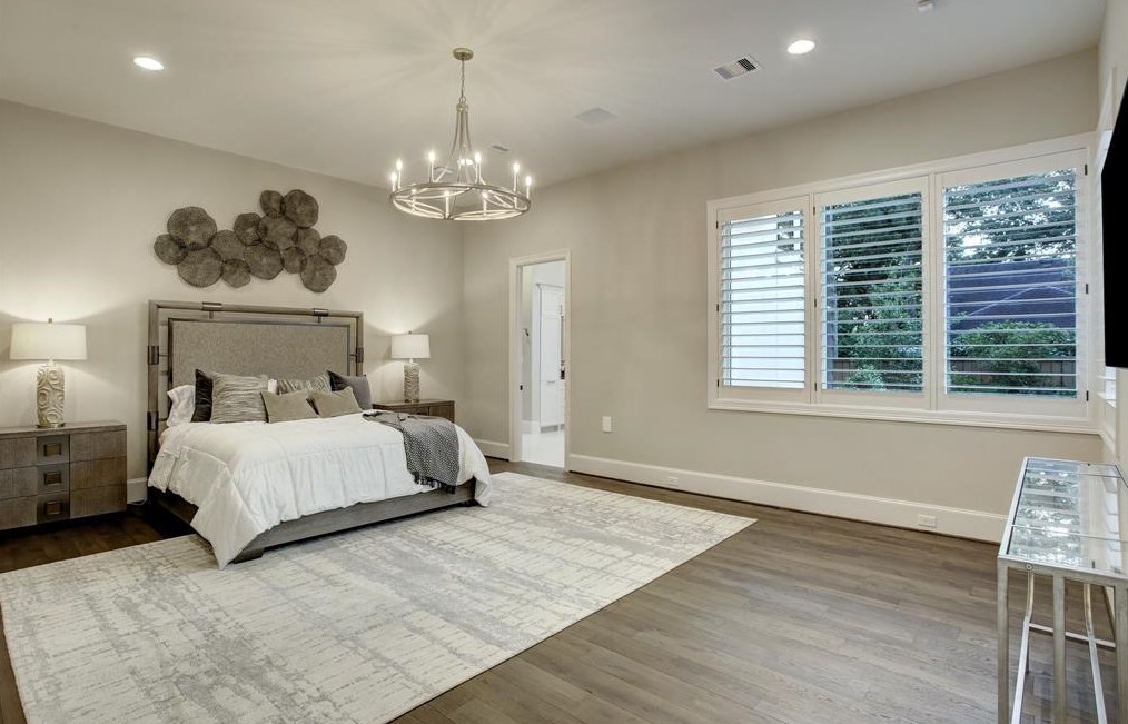 107 Fawnlake Dr, Houston TX  77079-7349 exterior