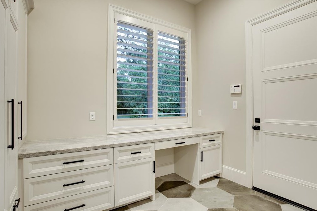 107 Fawnlake Dr, Houston TX  77079-7349 exterior