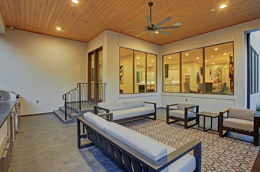 107 Fawnlake Dr, Houston TX  77079-7349 exterior