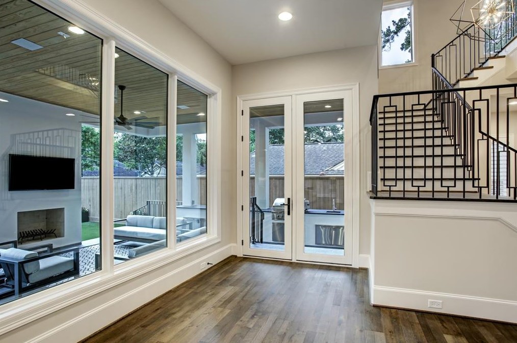 107 Fawnlake Dr, Houston TX  77079-7349 exterior