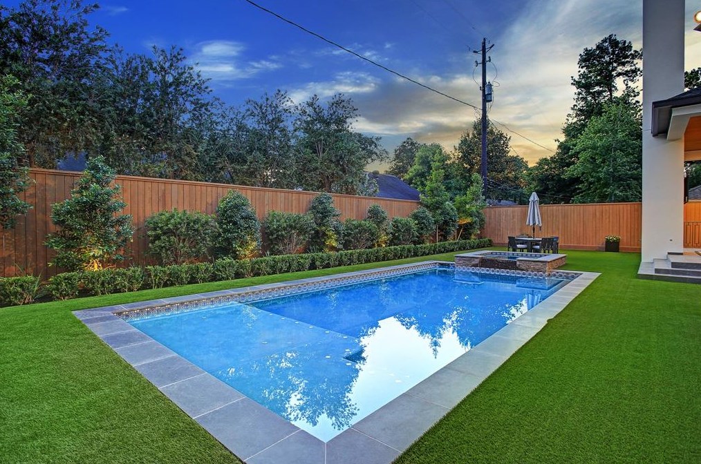 107 Fawnlake Dr, Houston TX  77079-7349 exterior