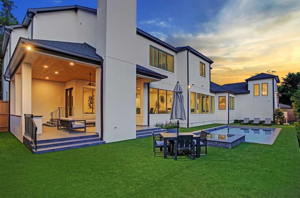 107 Fawnlake Dr, Houston TX  77079-7349 exterior