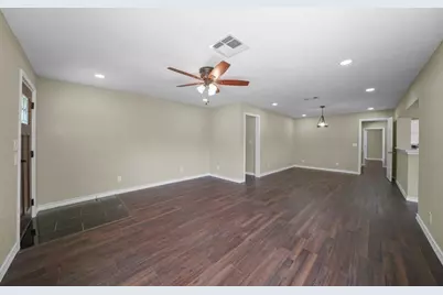 848 Nursery Road, Clute, TX 77531 - Photo 3