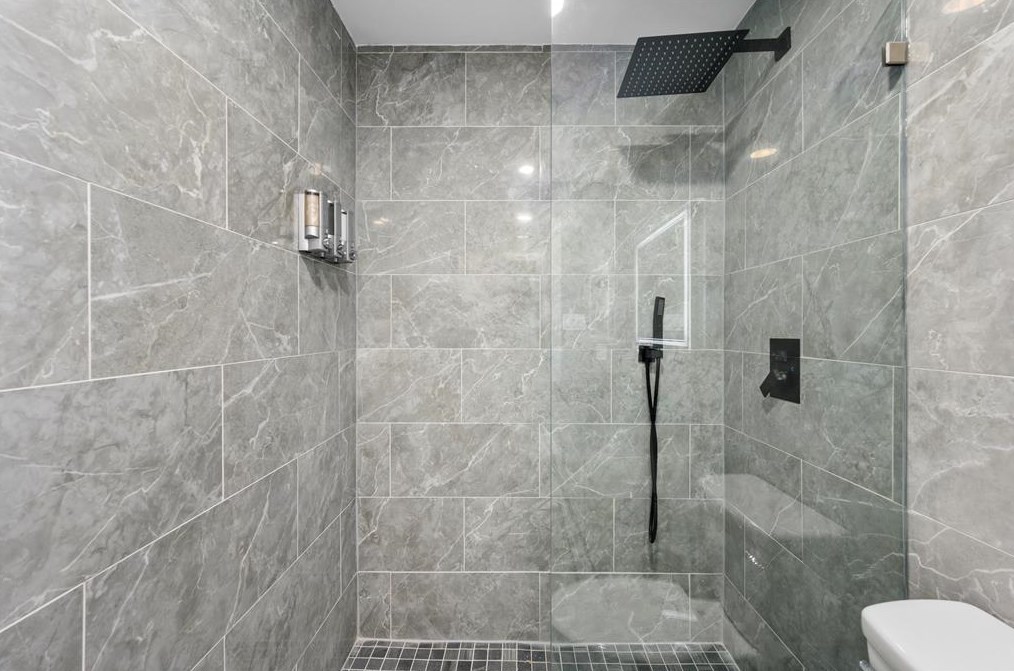 1116 Banks St, Houston TX 77006-6145 exterior