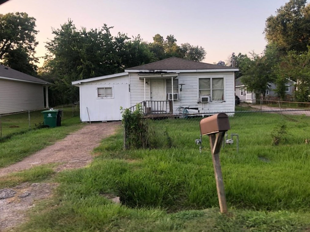 5109 Earline St, Houston TX  77016-5213 exterior