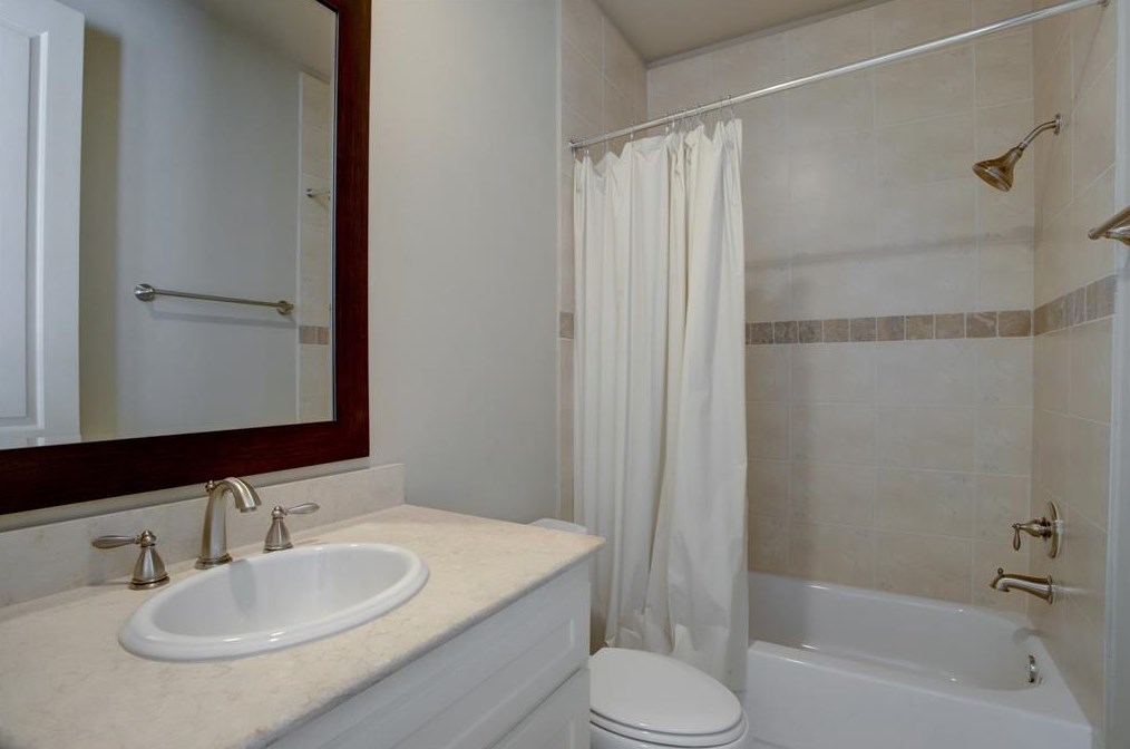 9435 Fannin St, Houston TX  77004-5807 exterior