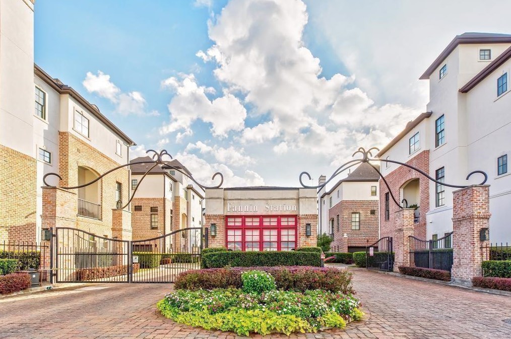 9435 Fannin St, Houston TX  77004-5807 exterior