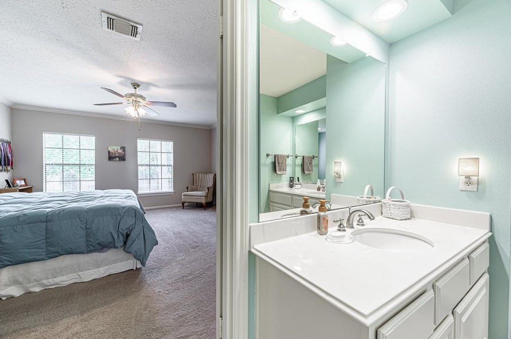 7610 Clover Cyn, Houston TX  77095-4034 exterior