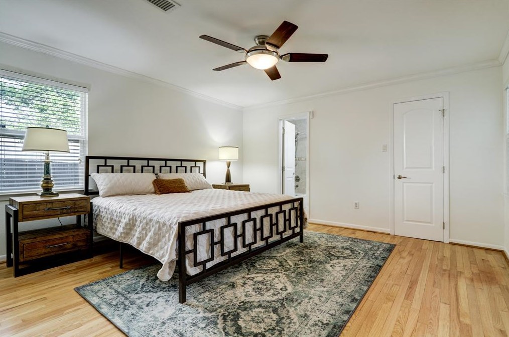 4609 Stillbrooke Dr, Houston TX  77096-5034 exterior