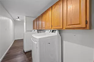 608 Miller St, Anahuac, TX 77514 - Photo 23