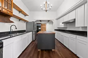 608 Miller St, Anahuac, TX 77514 - Photo 7