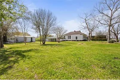 608 Miller Street, Anahuac, TX 77514 - Photo 31