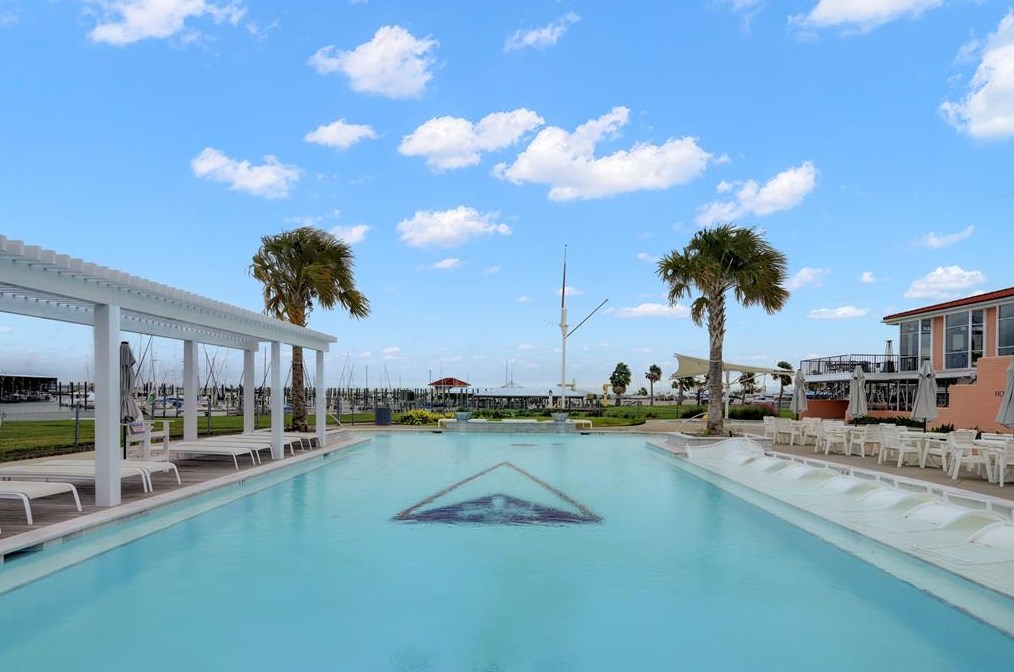 2601 Broadway St, Morgans Point TX  77571-6562 exterior
